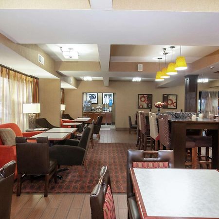 Hampton Inn St. Louis/Collinsville Exterior photo