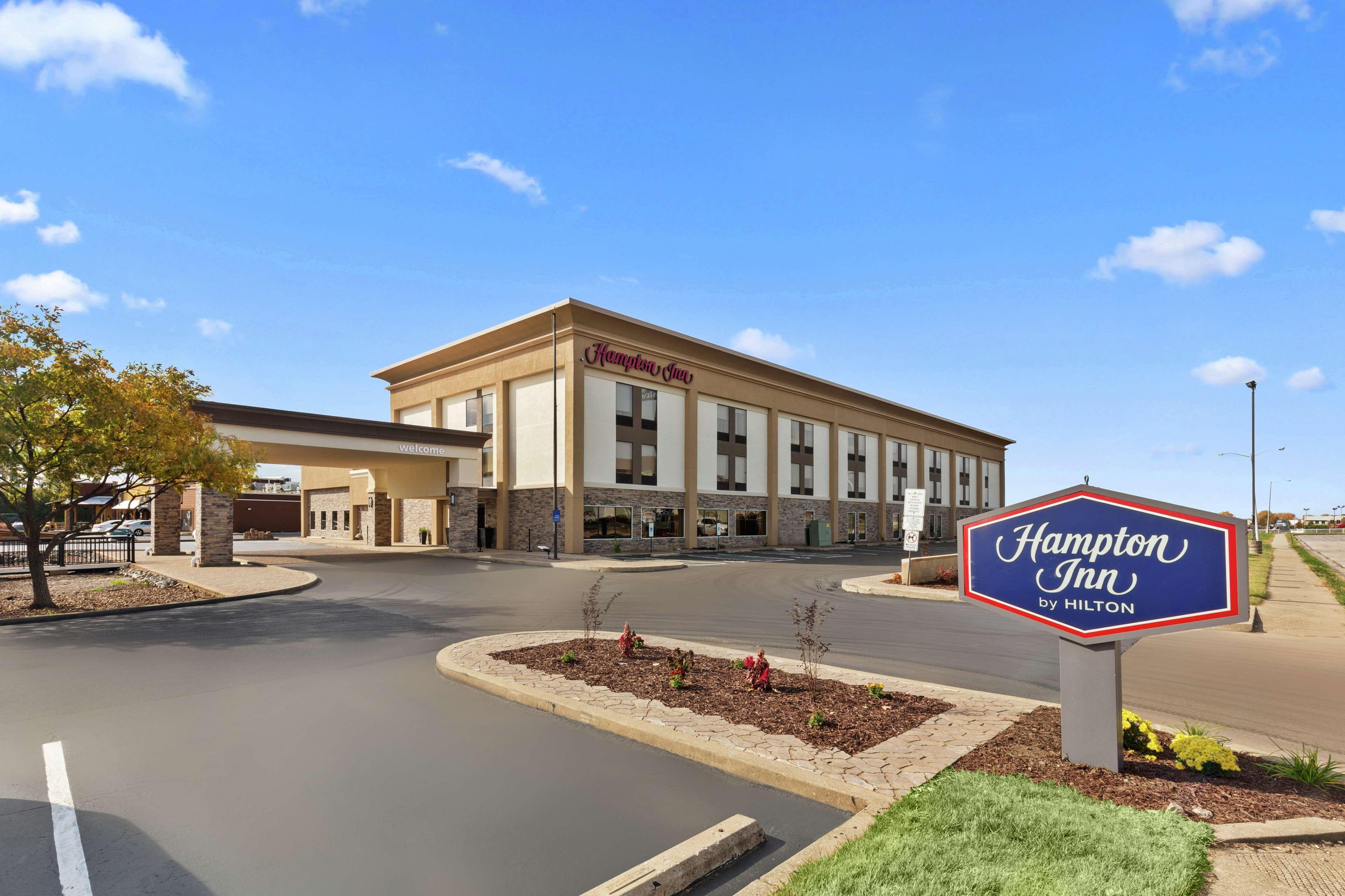 Hampton Inn St. Louis/Collinsville Exterior photo