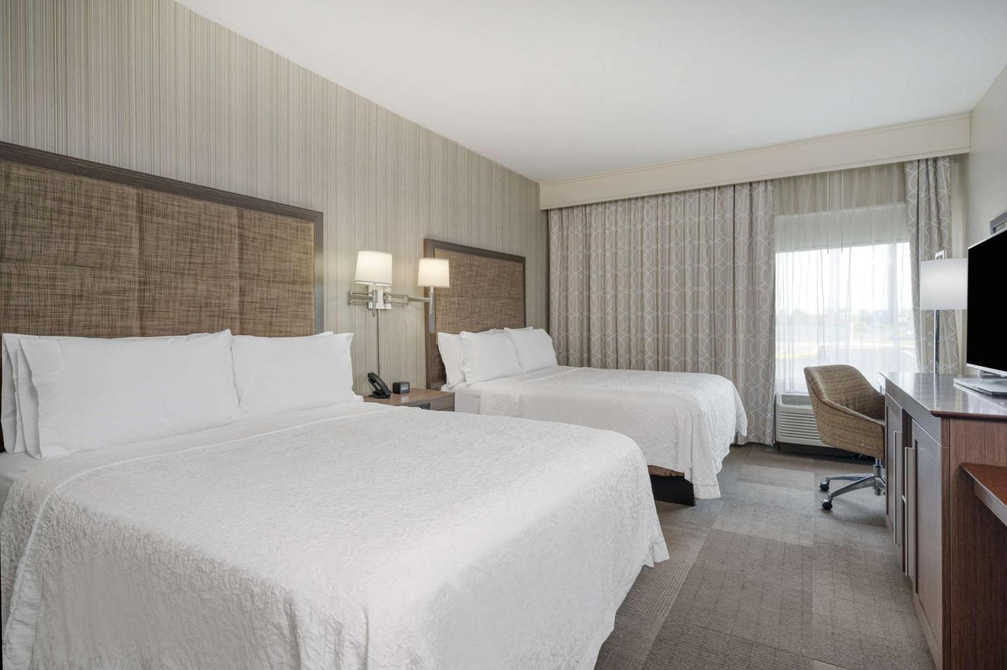 Hampton Inn St. Louis/Collinsville Exterior photo